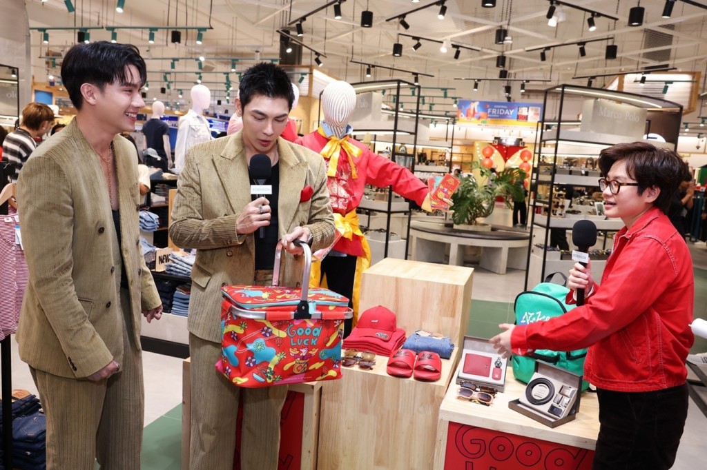 มิว และ ตุลย์ ร่วมงาน “ROBINSON HAPPY CHINESE NEW YEAR 2025” (07)