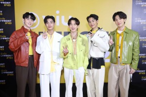 เหล่านักแสดงจากเรื่อง Close Friend โคตรแฟน 3 Soju Bomb! (3)