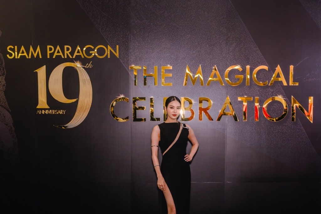 เหล่าศิลปินดาราร่วมฉลองครบรอบ 19 ปี สยามพารากอน อย่างยิ่งใหญ่ (10)