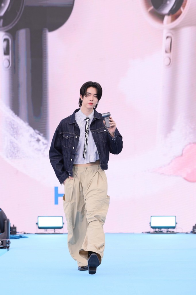 แฟชั่นโชว์เปิดตัวพัดลม JisuLife (4)