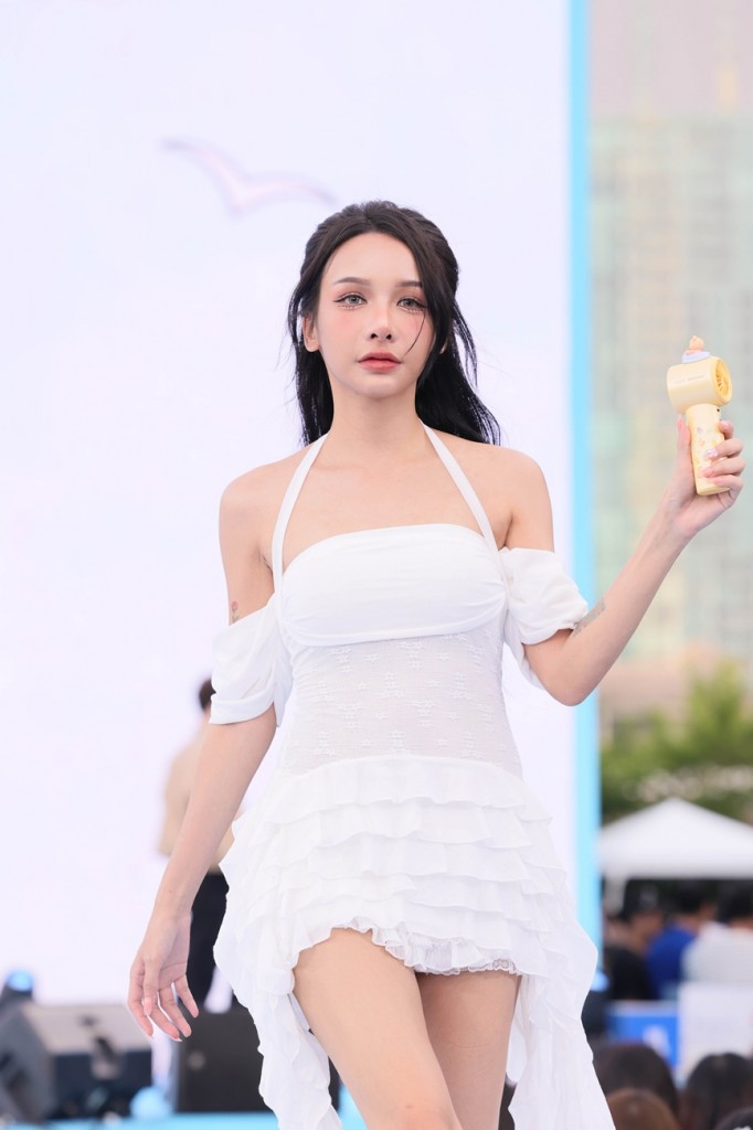 แฟชั่นโชว์เปิดตัวพัดลม JisuLife (7)