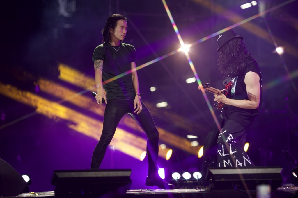 โชว์สุดมันส์ของ BODYSLAM บนเวที SIAM PARAGON THE MAGICAL COUNTDOWN CELEBRATION 2025 (6)