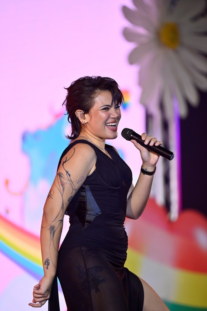 โชว์เปิดโดย ซิลวี่ ภาวิดา และ มิ้น มิณฑิตา (3)