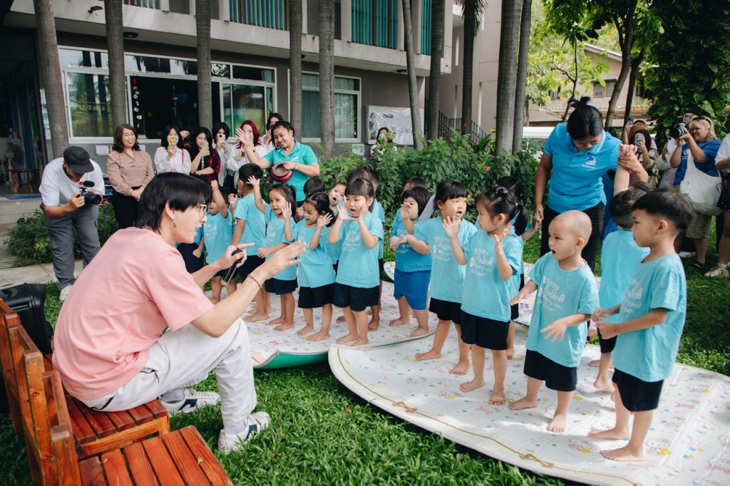 ไดมอนด์ ทำบุญมูลนิธิเด็กอ่อน (2)
