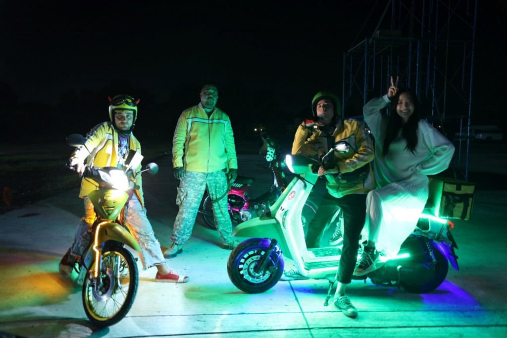 ไรเดอร์ Rider Movie ขี่มอไซไฟเรืองแสง (3)