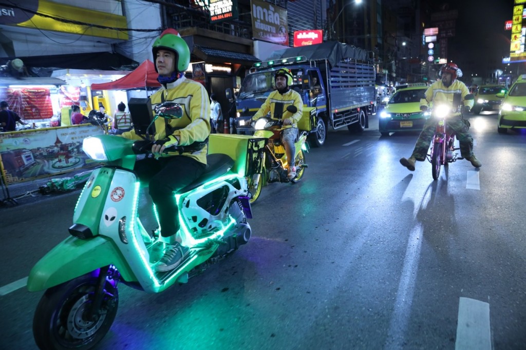 ไรเดอร์ Rider Movie ขี่มอไซไฟเรืองแสง (6)