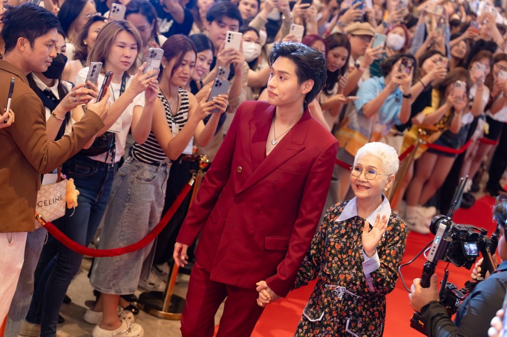 “GDH” จัดงานกาล่าพรีเมียร์ “หลานม่า_018_0