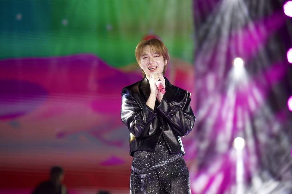 “ซี- นุนิว” แจกความฟินให้แฟนๆ บนเวที “SIAM PARAGON THE MAGICAL COUNTDOWN CELEBRATION 2025” (52)