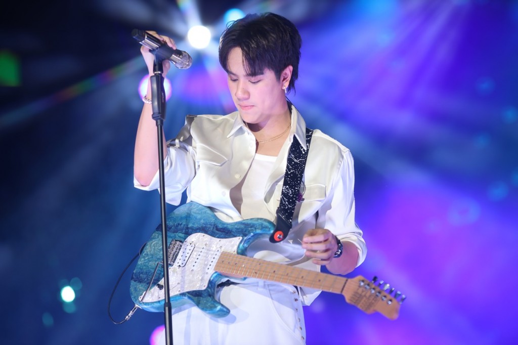 “นนน-กรภัทร์” ร่วมฉลองคริสต์มาสอีฟแสนอบอุ่น “SIAM PARAGON THE MAGICAL CELEBRATION” (4)