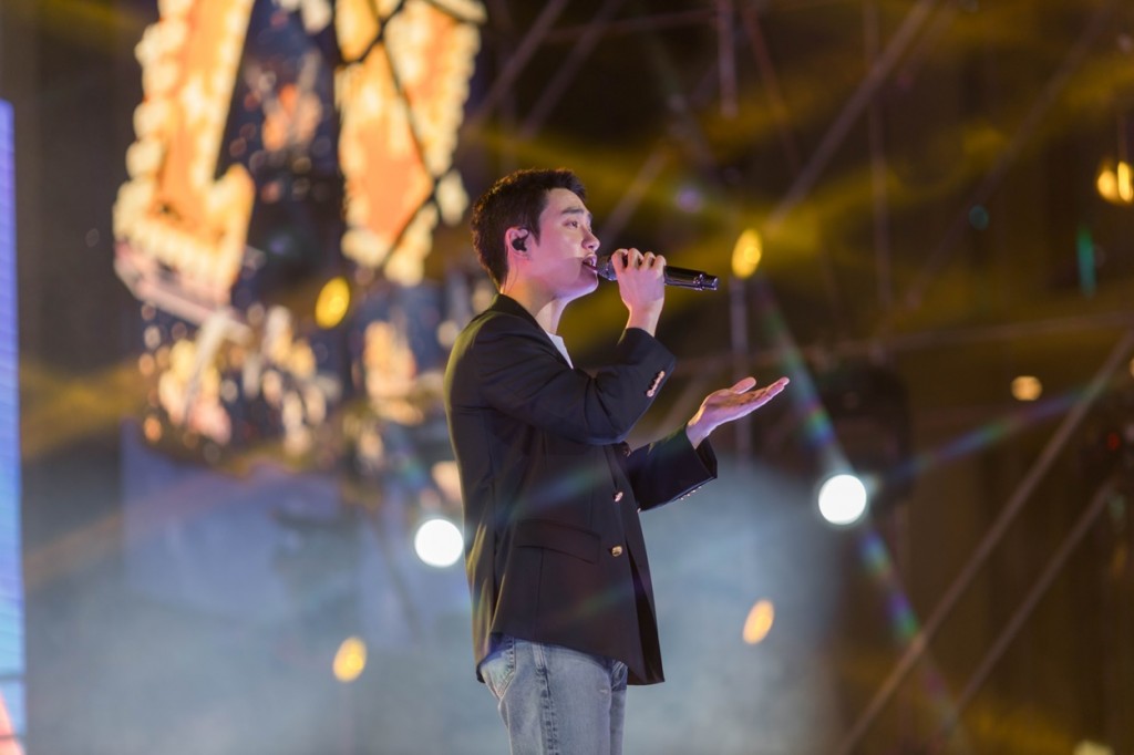 “โด คยองซู” ศิลปินหนุ่มสุดฮอต ร่วมฉลองเทศกาลแห่งความสุข “SIAM PARAGON PRESENTS THE FIRST CHRISTMAS WITH DOH KYUNG SOO” (5)
